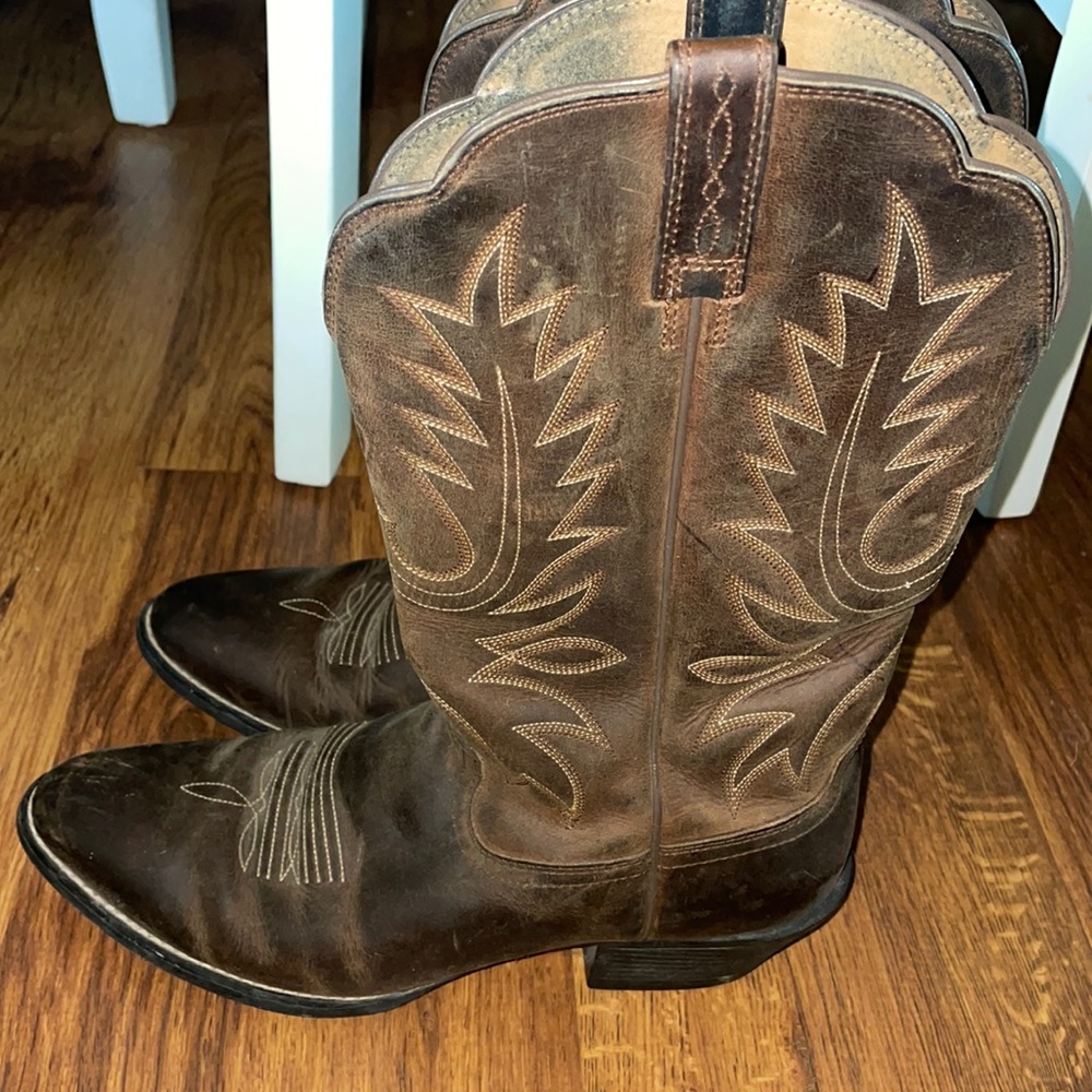 Heritage R Toe Western Ariat Boots